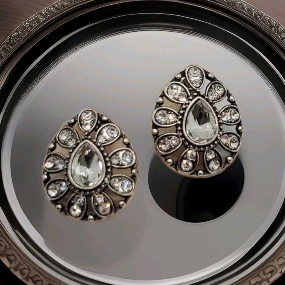 Elegant Vintage Art Deco Crystal Silver Teardrop Post Earrings